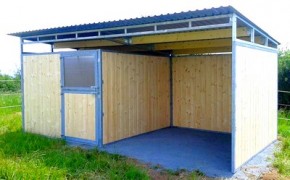 Box for horses 3.5 x 3.5 m with shelter 3.5 x 3.5 m