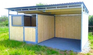 Box for horses 3.5 x 3.5 m with shelter 3.5 x 3.5 m