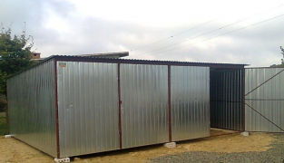 Sheet metal double garage with plinth roof in galvanized