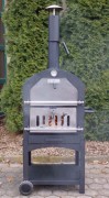 Garden grill with smoke