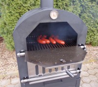 Garden grill with smoke