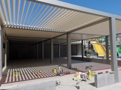 REGULUS bioclimatic pergola with shielding