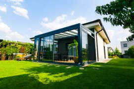 ZANIA seasonal sunroom