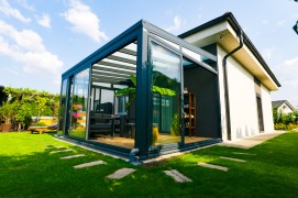 ZANIA seasonal sunroom