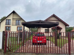 MILANO self-supporting aluminium shelter