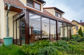 ZANIA seasonal sunroom