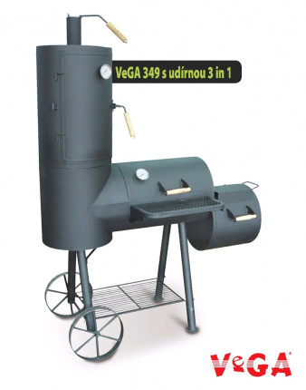 Grill with smoke