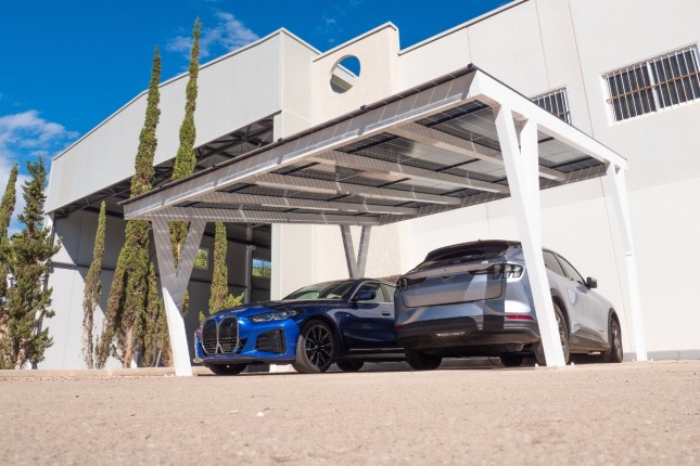 SOLAR ENERGO Aluminium Pergola with Photovoltaic - Connected