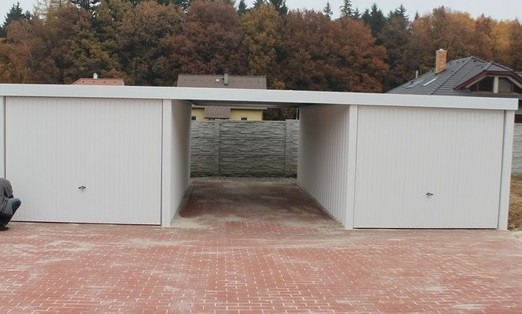 Garage with plaster and two shelters Siebau GmbH 891x586 cm