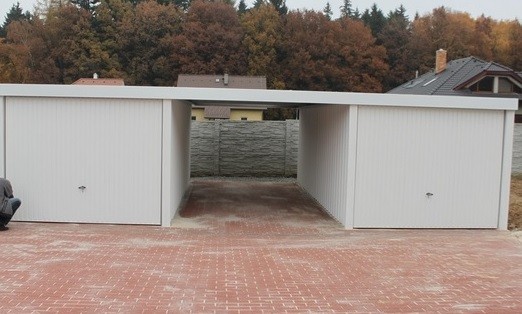 Garage with plaster and two shelters Siebau GmbH 891x586 cm