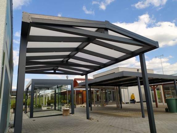 MILANO self-supporting aluminium shelter