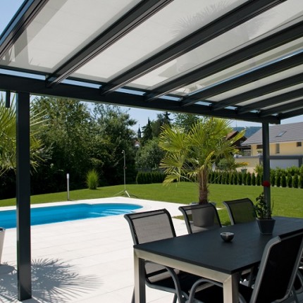 TERRADO aluminum pergola with rolling shield