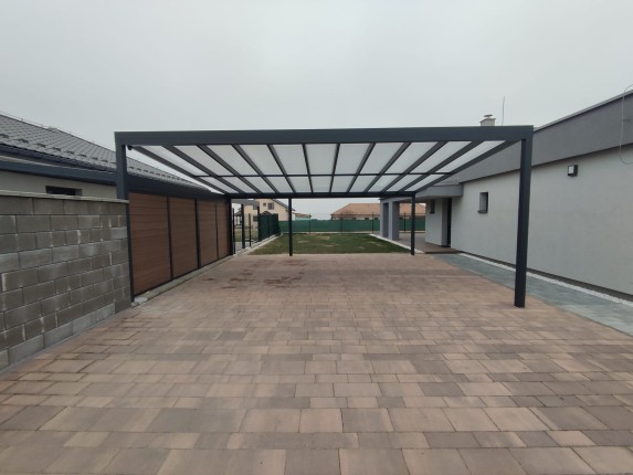 SOLAR ENERGO Carport with a Photovoltaic System - Connected