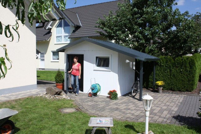 Garden house with plaster of various sizes