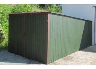 Sheltered garage with RAL roof rack